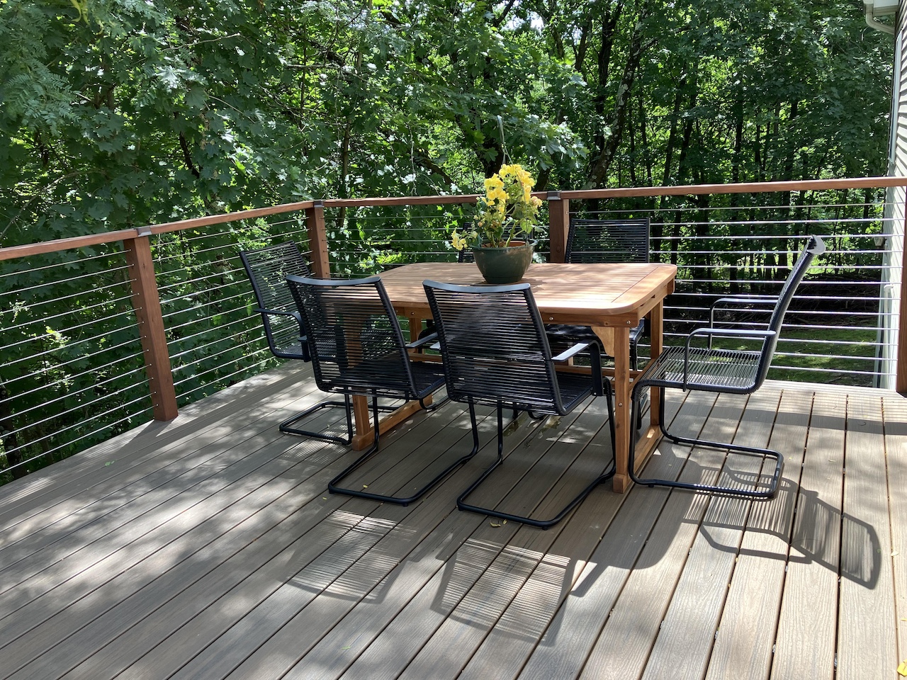 Cable Rail Deck with table