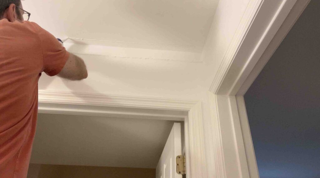 Caulking Wall and Ceiling2